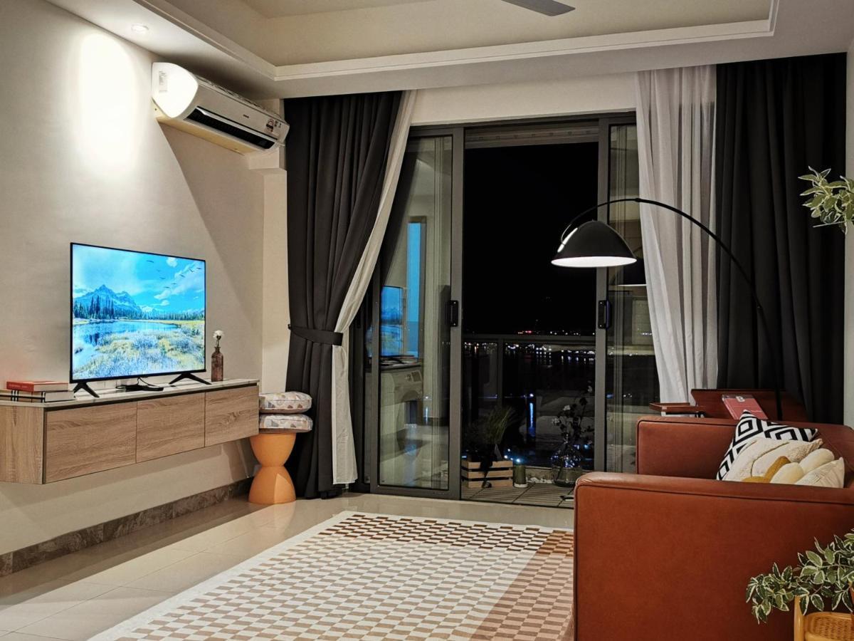 Yussy 2 Bedroom Sea View Condo At R&F Princess Cove ジョホールバル エクステリア 写真